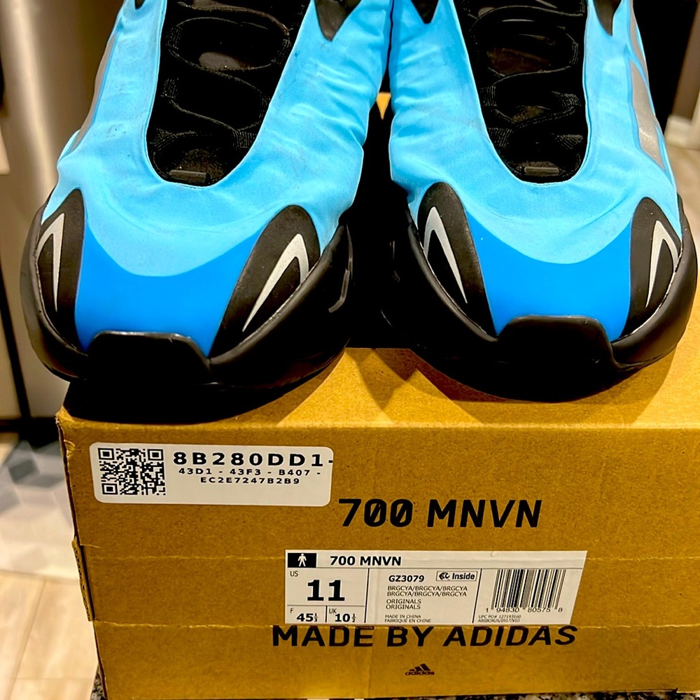 Like new, only gently worn once. Blue Yeezy 700Boost size 11